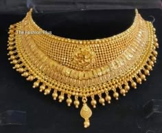 Antique Necklaces Design, Antique Gold Jewelry Indian, Jewelry Set Design, Gold Bridal Jewellery Sets