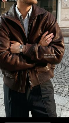 Mens Clothing Styles Leather Jacket, Leather Jacket Brown Outfit, Outfit Ideas For Men Classy, Leather Jacket Outfit Men Aesthetic, Brown Leather Jacket Outfit Men, Aesthetic Leather Jacket, Brown Jacket Outfit, Brown Leather Jacket Outfit, Leather Jacket Outfit Men