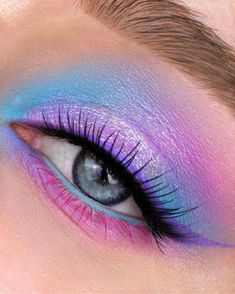 Colorful Eye Makeup, Cute Makeup Looks, Creative Eye Makeup, Makeup Hacks, Eye Makeup Art