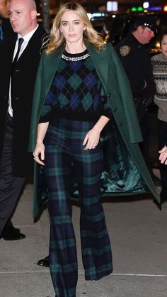 Dramatic Gamine, Mary Poppins Returns, Holiday Attire, Plaid Outfits, Look Of The Day, Trendy Fall Outfits, Mary Poppins, Looks Style, Fall Winter Outfits