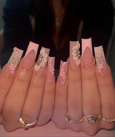 Nails For Quinceanera Pink, Quinceanera Nails Short, Light Pink Quinceanera Nails, Nails Acrylic Quinceanera, Medium Latina Nails, Quinceañera Nails Pink, Cute Quince Dresses, Pink Quince Flowers, Quinceanera Dresses Rose Gold Blush Pink