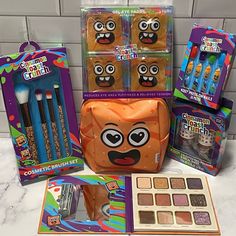 Cinnamon Toast Crunch Beauty Bundle. Includes 6 Items. 1. 1 Cosmetic Brush Set, 4 Brushes ~ Powder, Blender, Shadow And Eyeliner. 2. 1 Eyeshadow Palette, 12 Colors. 3. 1 Cosmetic Bag With Zipper Closure. 4. 1 Box Of Hot & Cold Gel Eye Pads, 2 Pairs. 5. 1 24-Piece Press-On Nails. 6. 1 Box Of Scented Nail Polishes With Decal Sheet, Purple And Red Glitter. Stitch Makeup Kit, Themed Makeup Palletes, Bratz Makeup Products, Disney Makeup Collection, Bratz Makeup Palette, Makeup Palette Collection, Disney Inspired Makeup, Food Makeup, Cosmetic Brush