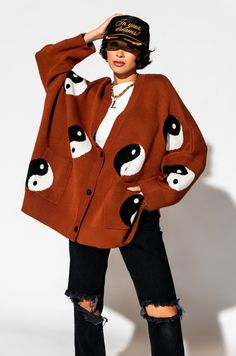 LALA ORIGINAL: Main Character Energy Oversized Yin Yang Cardigan in Ci – Dressed in Lala Warm Outfits Aesthetic, Witchy Streetwear, Oversized Winter Outfits, Earthy Fits, Quirky Outfits, Mood Outfits, Gender Neutral Outfits, Yin Yang Pattern, Satin Playsuit