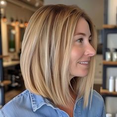 57 Hottest Shoulder-Length Bob Haircuts to See Before You Decide Shoulder Length Layered Bob, Layered Haircuts With Side Bangs, Shoulder Length Bob Hairstyles, Layered Bob With Side Bangs, Haircuts With Side Bangs, Shoulder Length Hair Styles, Haircut Shoulder, Bob With Side Bangs