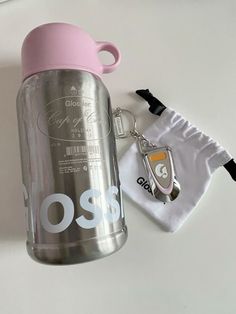 Glossier Bottle, Glossier Water Bottle, Pink Electronics, Glossier Aesthetic, Glossier Girl, Jordan Baker, Trendy Water Bottles, School Bag Essentials, Glossier You