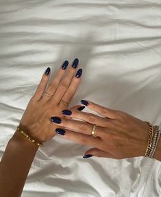 Navy Nails, Navy Blue Nails, Kutek Disney, Nagel Tips, Smink Inspiration, Makijaż Smokey Eye, Girls Nails, Classy Nails, Funky Nails