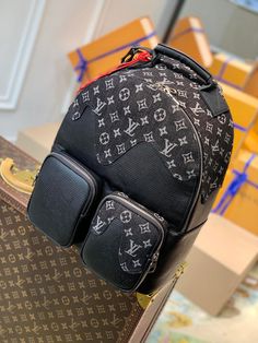 ??? SIZE:30 x 40 x 15.5 cm Luxury Bag Men, Mochila Louis Vuitton, Louis Vuitton Backpack, Fan Fashion, Vuitton Bag, Louis Vuitton Bag, Contact Us, Luxury Bags, Paper Bag