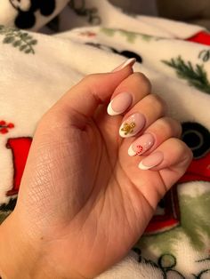 Christmas nails, gingerbread man, candy cane Christmas Nails Simple Real Nails, French Tip Gingerbread Nails, Christmas Nails Almond Gingerbread, Christmas Nails Extra Short, Gingerbread Cookie Nails Simple, Christmas Nail Inspo Gingerbread, Cute Christmas Nail Inspo Short, Ginger Bread Man Nail, Short Christmas Nails Gingerbread