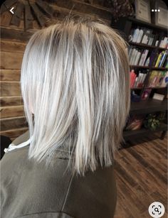 Medium Bob Hairstyles For Thinning Hair, Layered Haircuts Thick Hair Medium, Best Haircuts For Women In 30s, Hairstyles For Thinning Hair On Top Medium Lengths Layered Haircuts, 2023 Mom Hair, Short Hairstyle Women Medium, Eileen Davidson Hairstyles, Short Fine Haircuts For Women, Shoulder Length Hair Fall 2023