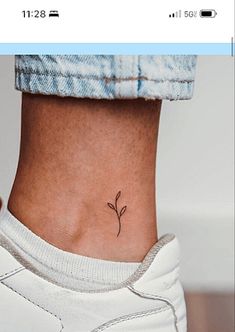 Tiny Plant Tattoo Simple, Tattoo Small Flower Minimalist, Small Flower Tattoo Ankle, Tiny Wildflower Tattoo Simple, Plant Tattoos Simple, Small Tattoos Ankle, Tiny Plant Tattoo, Minimalist Ankle Tattoo, Dainty Flower Ankle Tattoo