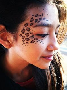 Safari Face Paint, Jungle Face Paint, Face Paint For Adults, Animal Inspired Makeup, Face Painting For Adults, Fall Face Paint, Face Paint Festival, Face Painting Ideas For Adults, Adult Face Paint