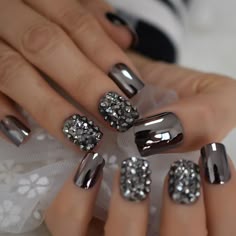 Brand Name: iMABCOrigin: CN(Origin)Application: FingerNail Length: ShortQuantity: 24pcsModel Number: ChromeNail Width: ShortMaterial: PlasticSize: DiamondItem Type: False NailType: Full Nail Tips Ongles Bling Bling, Curved Nails, Silver Nail, Fake Nails With Glue, Nails For Women, Bling Nails, Fancy Nails, Nail Arts, Artificial Nails