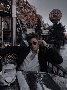 Brandon Chai, Rich Boy, Bad Boy Aesthetic, Men Photography, Aesthetic Boy, Winter Outfits Men, Attract Money, Books For Boys, Aesthetic Guys