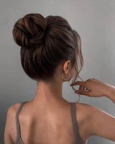 Messy Bun Hairstyles, Short Wedding Hair, Hair Stylist Life