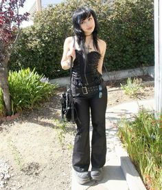 Ptv Concert Outfit, Goth Club Outfit, 2000s Alt Fashion, Y2k Alternative Fashion, Goth Summer Outfits, Goth Fits, Casual Goth, Goth Y2k, Grunge Girl