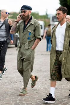 Pitti Uomo Street Style, Hipster Mens Fashion, Mens Fashion Urban, Latest Mens Fashion, Men Street, Urban Wear, Fashion Streetwear, Fashion Mens, 가을 패션