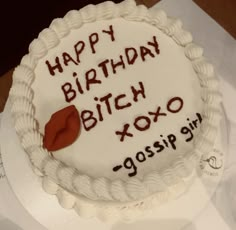 XOXO Gossip Girl Gossip Girl Party, Tårta Design, Xoxo Gossip Girl, Xoxo Gossip, Cute Birthday Ideas, Funny Birthday Cakes, Mini Cakes Birthday, Creative Birthday Cakes, 18th Birthday Party