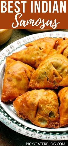 Indian Samosa Recipe, Indian Samosas, Easy Samosa Recipes, Savory Puff Pastry, Vegetable Samosa, Healthier Snacks, Samosa Recipe, Vegetarian Indian, Indian Cooking Recipes