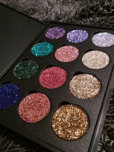 Make Up Kits, Fancy Makeup, Eyeshadow Palettes, Glitter Eyeshadow, Makeup Goals