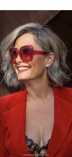 Modern Grey Hair, Grey Hair At 40, Silver Haired Beauties, Hair Styels, Silver Grey Hair, Gray Hair Highlights