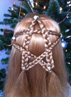 Star Braid Wacky Hair Days, Wacky Hair, Christmas Hairstyles, Curly Girl Hairstyles, Holiday Hairstyles, Crazy Hair Days, Christmas Hair, Light Hair, Toddler Hair