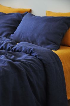 linen bedding Bed In The Corner, Duvet Covers Uk, Bedding Colors, Ocean Duvet Cover, London Room, Natural Bedding, Blue Duvet, Blue Duvet Cover, Dorm Room Inspiration