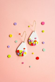 Confetti Teardrop earrings in NEON rainbow.  Punched by hand from small scraps from our Poolside Pastels collection - this confetti utilizes tiny pieces that we're not able to use for our other designs This listing is for the Regular Size! We've also got a smaller version : www.etsy.com/ca/listing/1514133717 Small Teardrop Dimensions: 2.7 x 2 cm Regular Teardrop Dimensions: 3.2 x 2.2 cm FEATURES * * * * Made from lightweight leather, salvaged from second hand clothing * Hooks are 14k Gold-Plated Handmade White Teardrop Earrings For Party, Contemporary Handmade Jewelry, Ear Art, Leather Jewellery, Neon Rainbow, Leather Paint, Recycled Leather, Colored Leather, Etsy Fashion