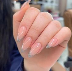 Spring Gel Nails, Beauty Hacks Nails, Weak Nails, Gold Glitter Nails, Pointed Nails, Classy Acrylic Nails, Shiny Nails, Pretty Nail Art, Nails 2024