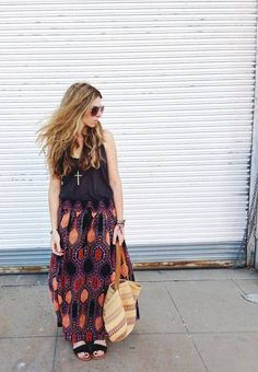 Bright eclectic maxi, relaxed black tank and boho adornment. Cute bohemian outfit for fall. Ascot Friday. Bohemian Outfit, Maxi Outfits, Bohemian Eclectic, Printed Skirt, Mom Bloggers, Student Fashion, Maxi Skirts, Theme Parks, Bohemian Clothes