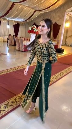 Open Gown Style, Shadi Dress, Asian Wedding Dress Pakistani, Mehndi Dresses, Flower Girl Dresses Blue, Red Bridal Dress, Nova Fashion