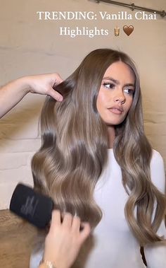 Pretty Hair Brunette, Chocolate And Vanilla Hair Color, Beige And Brown Hair, Brown Hair With Root Smudge, Chai Tea Hair Color, Light Brown With Babylights, Timeless Hair Color, Shiny Light Brown Hair, Biscoff Hair Colour