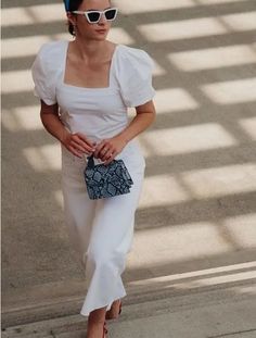 What to wear with wide-leg jeans Parisian Look, Summer Jeans, Jeans Outfit, Pants Outfit