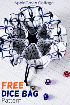 the free dice bag pattern is designed to look like a flower