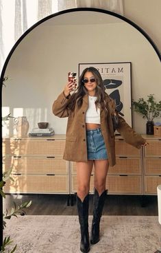 #falloutfit #fashion #outfits Coffee Date Outfit Ideas, Coffee Date Outfit, Date Outfit Ideas, Skirt Outfit Fall, Trendy Fall Fashion, Bar Outfits, Skirt Outfits Fall, Date Outfit