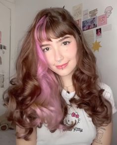 Brown Colorful Hair, Pink Hair With Brown Roots, Brown Hair With Pink Highlights, Brown And Pink Hair, Pink Hair Streaks, Brown Curly Hair, Peinados Fáciles Para Cabello Corto