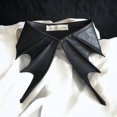 "sinister black bat choker collar for late night haunts. ~ bat choker made from cruelty-free faux vegan leather ~ longest length at front: 6\" {15.24cm} ~ width at center back: 1 5/8\" {4.25cm] ~ closes at front with black metal hook and eye ~ measure your neck circumference {6th pic} ~ choose your size from the drop down menu ~ if you are in-between measurements, please size up ~ made to order items ship out within 5-7 business days NOTE: I add 1\" to the neck size that you chose when cutting o Gothic Mode, Cool Halloween Costumes, Choker Collar, Dark Fashion, Mode Inspiration, Goth Fashion, Collar Necklace, Fashion Details, Gothic Fashion