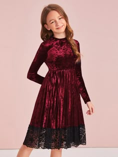 Girls Velvet Dress, Velvet Dress Designs, Kids Dress Patterns, Girls Frock Design, Girl Dress Patterns, Kids Fashion Dress, Kids Designer Dresses