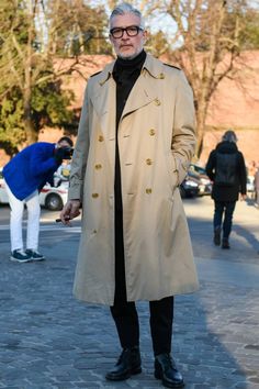 Burberry Trench Coat Street Style, Burberry Trench Outfit, Burberry Trench Coat Outfit, Mens Attire, Italy Outfits, Mens Formal Wear, Dapper Men, Men Formal