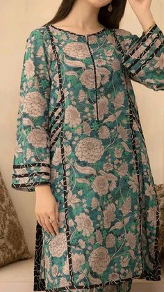 Designs Kurti, Party Wear Kurti, Kurti Sleeves, Kurtis Designs, Design Kurta, Simple Dress Casual, Stylish Kurtis Design, Kameez Designs, Latest Dress Design