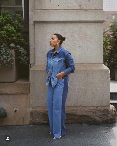 Denim Skirt Outfit Aesthetic, Denim Denim Outfit, Brunch Looks, Denim Outfit Ideas, Denim Mini Skirt Outfit, Double Denim Outfit, Skirt Outfits Aesthetic, Fitted Denim Shirt, London Kensington