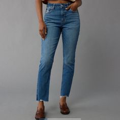 Nwt! Women’s American Eagle Mom Jeans Size 8 Long ( I Am 5’7 & Length Is Perfect ) True To Size / Darker Wash American Eagle Mom Jeans, Long I, American Eagle Jeans, Jeans Color, American Eagle Outfitters Jeans, Jeans Brands, Colored Jeans, American Eagle Outfitters, Mom Jeans