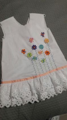 Embroidery Baby Dress, Dress Design Ideas, Girls Dresses Diy, Girls Dresses Sewing, Kids Blouse