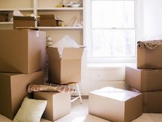 packing up your home, moving boxes Free Move, Home Staging Tips, Packing Services, Moving Home, Moving Boxes, 2022 Vision Board, Packers And Movers, Moving Services, Moving Tips