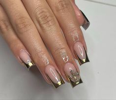 Gold Chrome French Tip Nails Square, Square Gold French Tip Nails, Short Gold Chrome French Tip Nails, Chrome Outline French Tip Nails, Gold French Tip Nails Square Short, Gold French Tip Nails With Design, Gold French Tip Nails With Gems, Metallic Gold French Tip Nails, Good Chrome French Tip