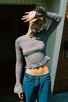 Yellow And Blue Outfits, Plaid Top Outfit, Fitted Long Sleeve Top, Blue Valentine, Fitted Long Sleeve, Elastic Thread, Plaid Top, Mode Inspiration, Looks Vintage