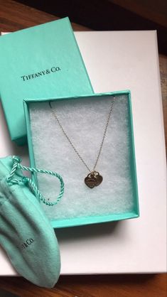 Tiffany Co Necklaces, Memorable Gift Ideas, Jewelry Packaging Design, Cute Necklaces, Preppy Jewelry