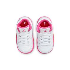 Best gifts for newborns/babies! Baby Jordan Shoes, Gifts For Newborns, Baby Jordans, Baby Dior, Gucci Baby, Baby Nike, Newborn Shoes, Jordan 5 Retro