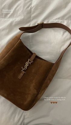 Vintage Designer Bags, Luxury Bags Collection, Boho Handbags, Afghan Clothes, Essential Bag, Outfit Inspo Fall, Cute Bags, Backpack Purse