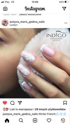 Nails French Christmas, Winter Nails French, Christmas French Nails, Christmas Nails French, Holiday Nails Winter, Unghie Nail Art, French Manicure Nails, Snowflake Nails