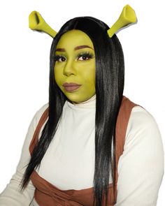 Iconic Shrek look for halloween or as a closet cosplay with a plain white long sleeve turtlneck and a DIY vest from a brown dollar store tshirt. Shrek Halloween, Diy Vest, Green Eyeshadow, Halloween Makeup Looks, Halloween Hair, Costume Cosplay